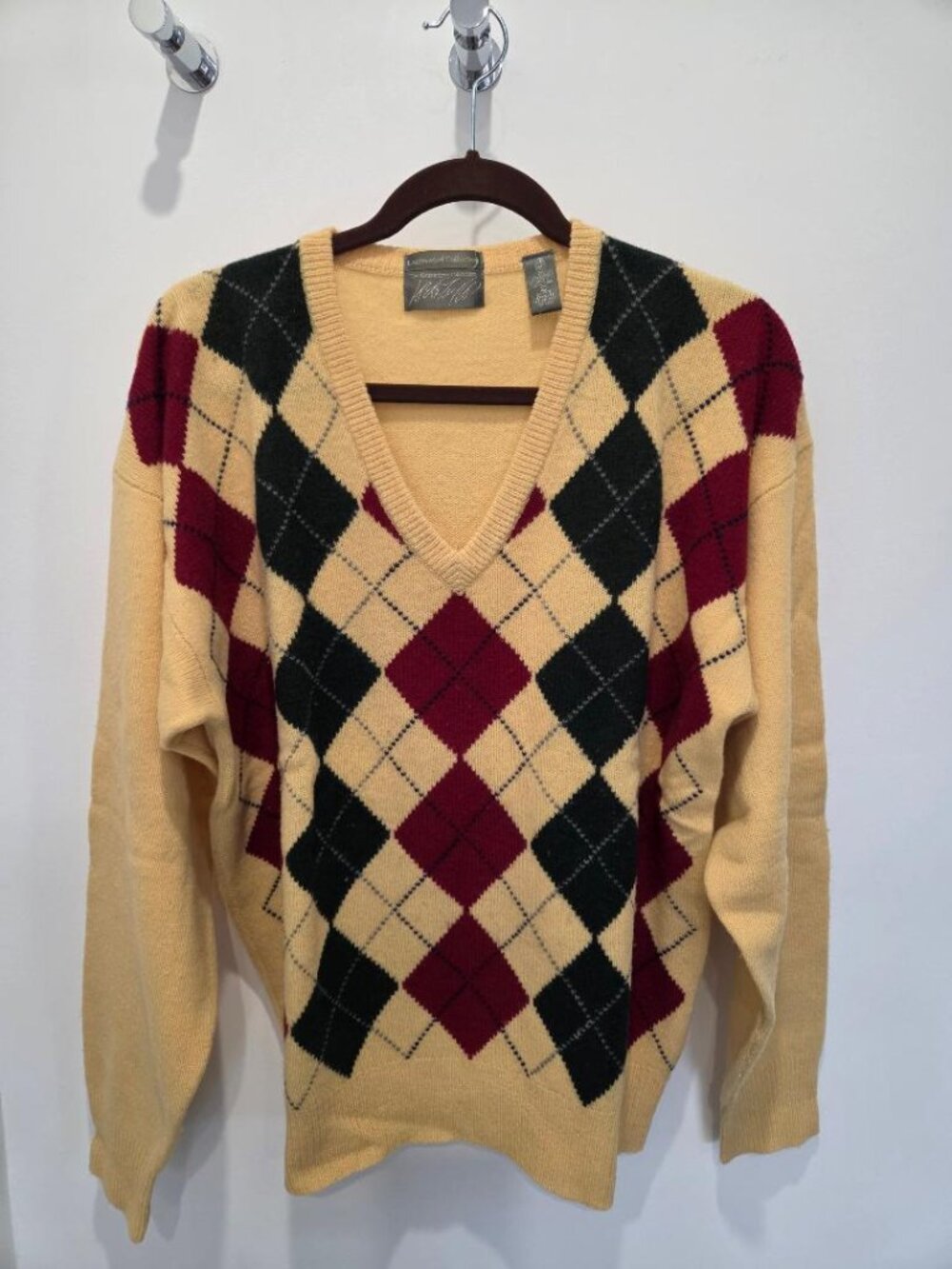 Lord & Taylor Vintage Argyle Lambs Wool V Neck Long Sleeve Sweater  XL